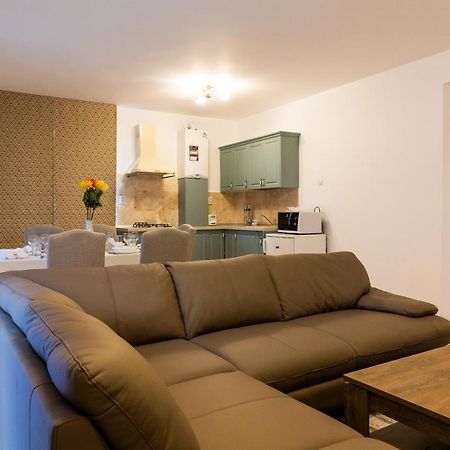 פויאנה ברשוב Montana Residence מראה חיצוני תמונה